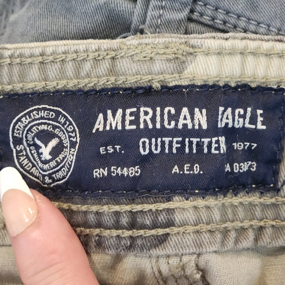 COPY - American eagle men's gray shorts size 32 GREAT CONDITION - Picture 3 of 8